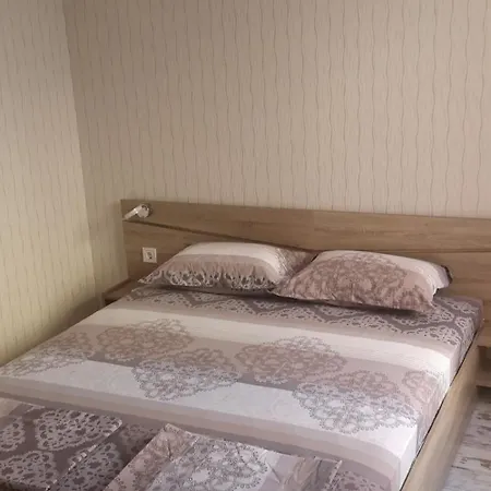 Vylchev Gazde/Camere de închiriat Kiten (Burgas)